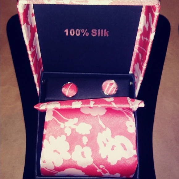 2/$20😀NEW MENS 3 PC/100% SILK TIE SET - Picture 2 of 3